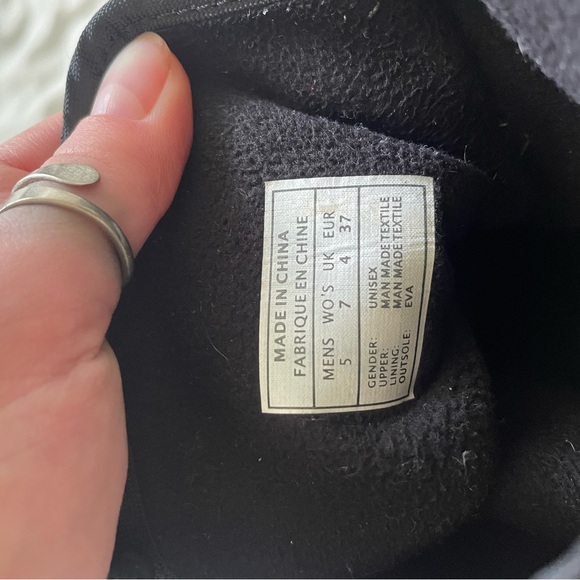 Native boots - Picture 3 of 3